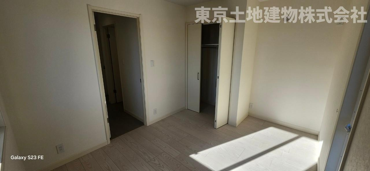 MOCXGARDEN前橋三俣町　1号地の洋室|【2階/5.4帖洋室】各部屋、収納充実！
ご家族のコミュニケーションもUPするリビング階段