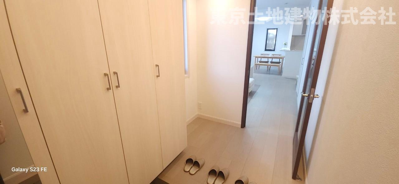 MOCXGARDEN前橋三俣町　1号地の玄関|靴の収納にも困らないシューズボックス♪
ご家族のコミュニケーションもUPするリビング階段