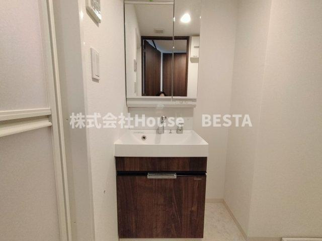 スワンズシティ神戸湊川の独立洗面台