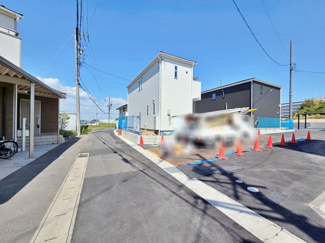 【前面道路含む現地写真】