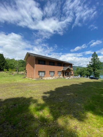 奥琵琶湖 湖岸売り土地の外観|既存建物（２階建て木造）