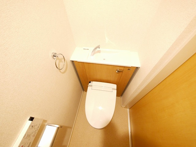レジデンス北市のトイレ|コンパクトで使いやすいトイレです