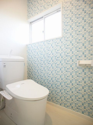 【トイレ】 | ルナコートⅢ | 温水洗浄暖房便座機能付きです♪