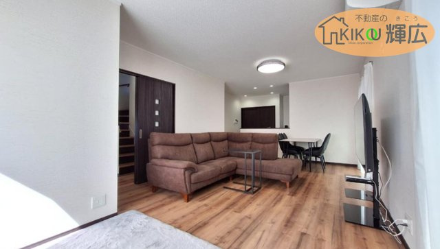 【居間・リビング】 | 高砂市金ケ田町　中古戸建