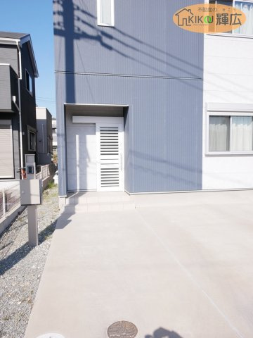 高砂市金ケ田町　中古戸建のエントランス