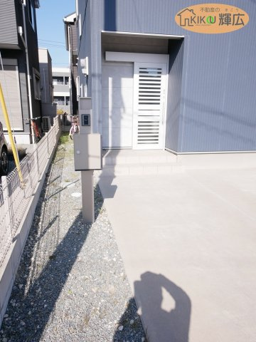 【前面道路含む現地写真】 | 高砂市金ケ田町　中古戸建