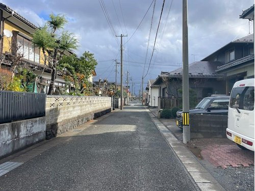 酒田市若浜町【中古住宅】の前面道路含む現地写真|前面道路