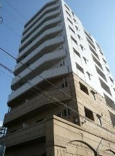 【外観】 | 鉄筋コンクリート造のがっちりとした建物。