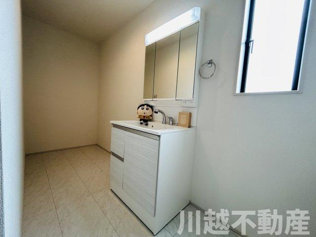 ドラッグストア徒歩3分の独立洗面台|不動産売却相談賜ります