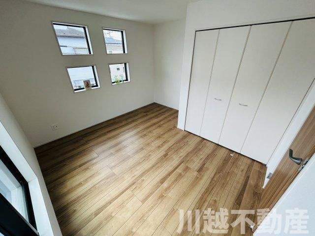 ドラッグストア徒歩3分の洋室|お金の事、教えます