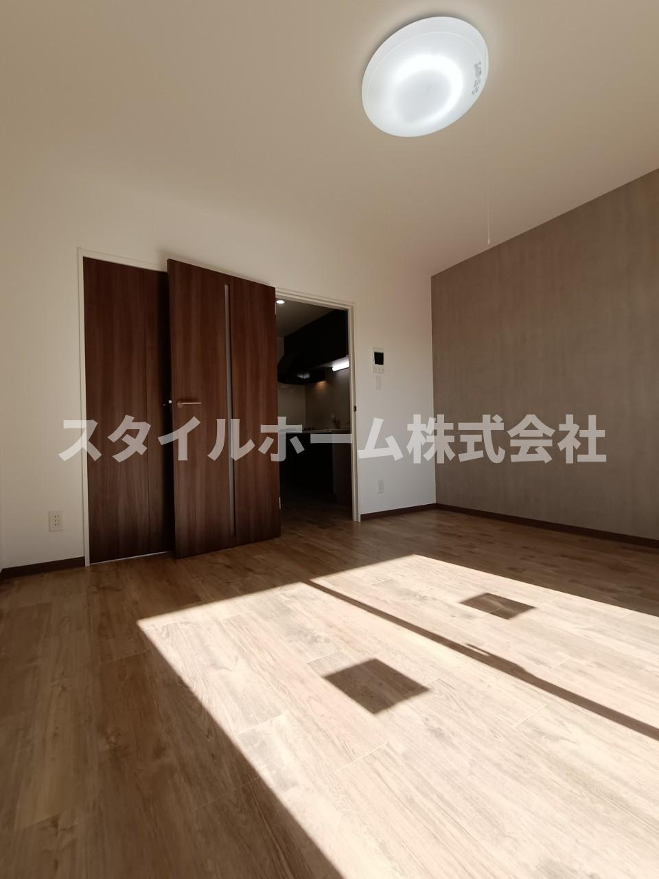 ルーチェの居間・リビング|同建物内別部屋の写真です。
