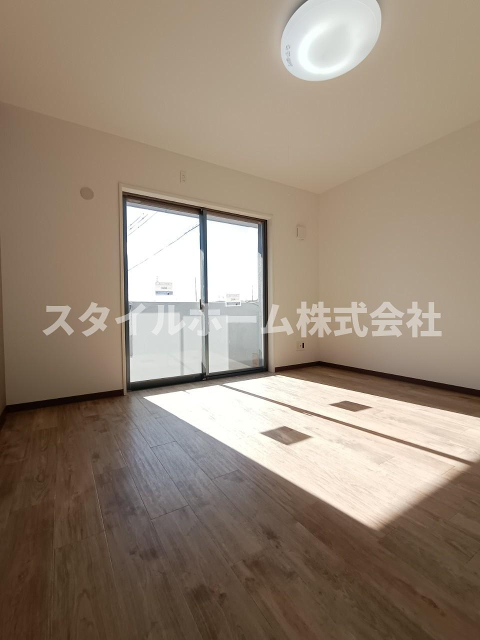 ルーチェの居間・リビング|同建物内別部屋の写真です。