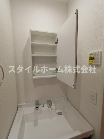 ルーチェの洗面所|同建物内別部屋の写真です。