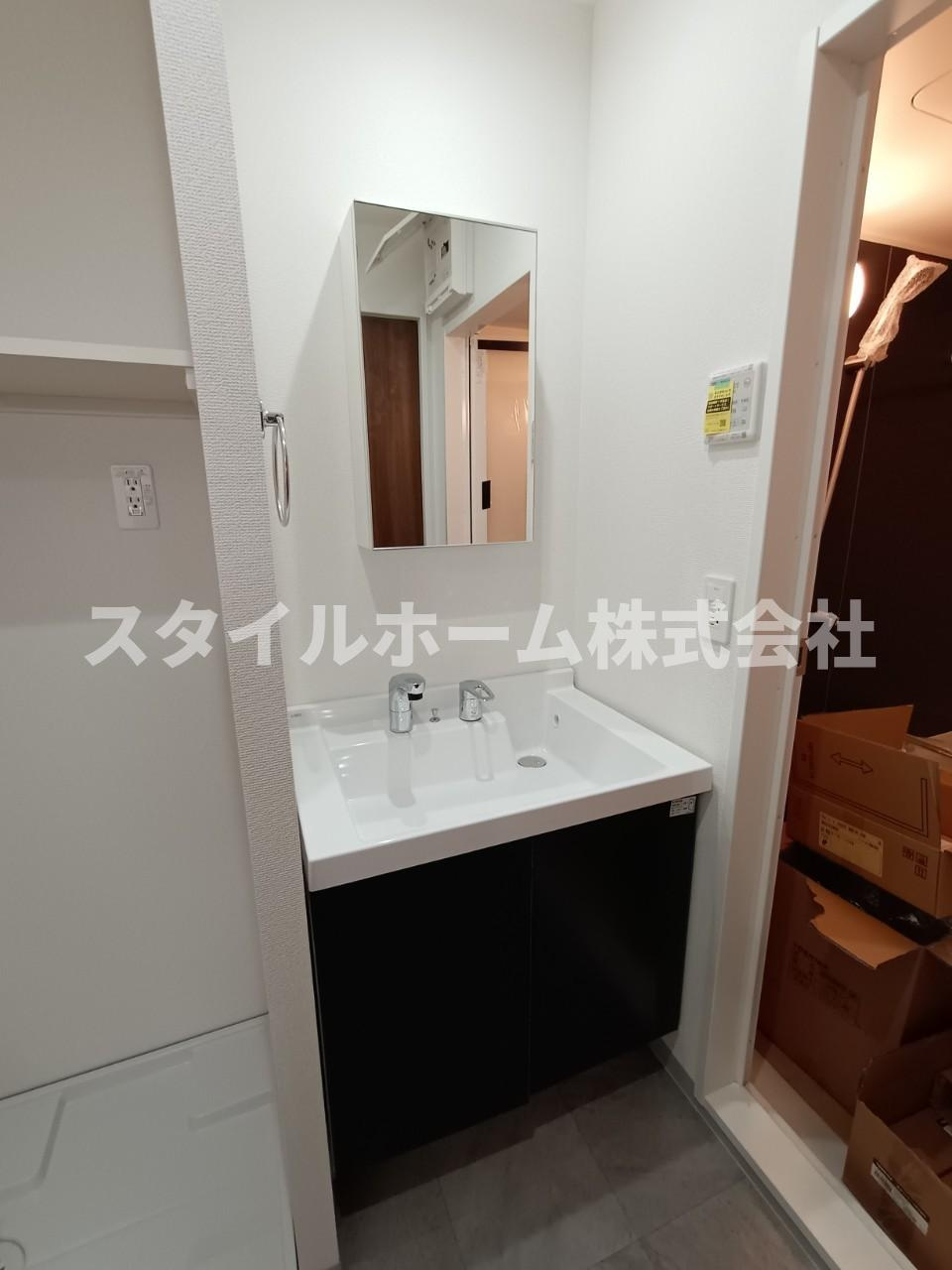 ルーチェの洗面所|同建物内別部屋の写真です。