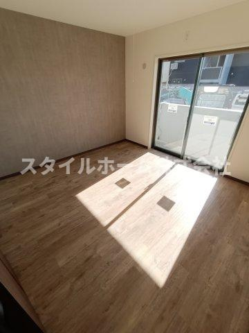 ルーチェの居間・リビング|同建物内別部屋の写真です。