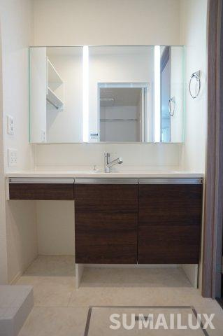 ディールーム清水新地の独立洗面台