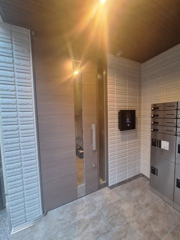 クラージュのエントランス|★オートロック付きのエントランス★