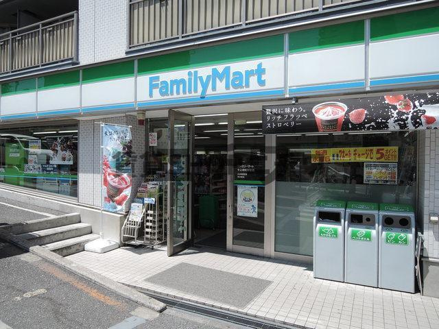 Freudeのその他|ファミリーマート牛込柳町駅前店