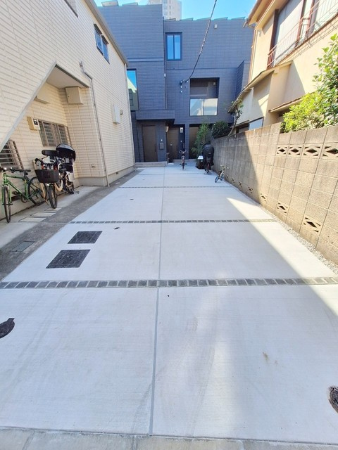 カーサレギーナのエントランス|★アプローチ★
