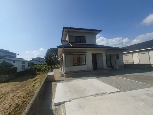 小郡市中古住宅の駐車場