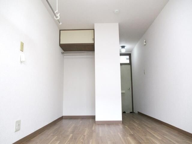 【寝室】