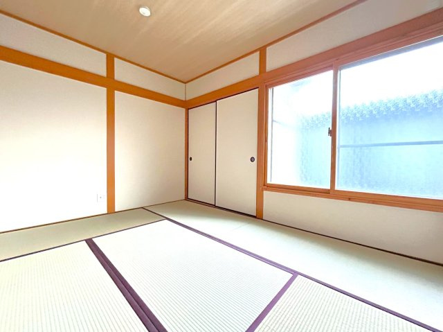 「東野」駅徒歩２０分◆リフォーム済みの４ＬＤＫ◆堀込車庫ありで駐車１台可能◆山科区大塚元屋敷町の和室|和室（６帖）