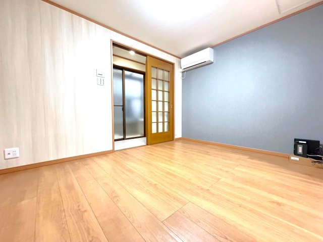 「東野」駅徒歩２０分◆リフォーム済みの４ＬＤＫ◆堀込車庫ありで駐車１台可能◆山科区大塚元屋敷町の居間・リビング|リビング