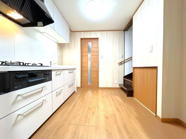 「東野」駅徒歩２０分◆リフォーム済みの４ＬＤＫ◆堀込車庫ありで駐車１台可能◆山科区大塚元屋敷町のキッチン|キッチン