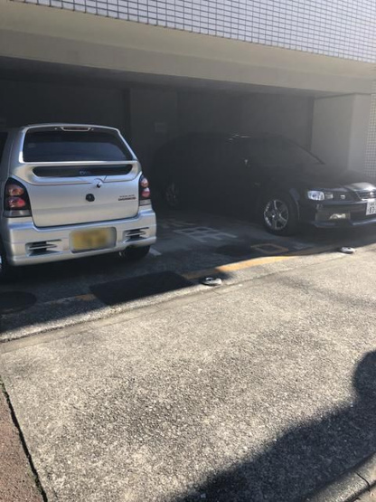 【駐車場】