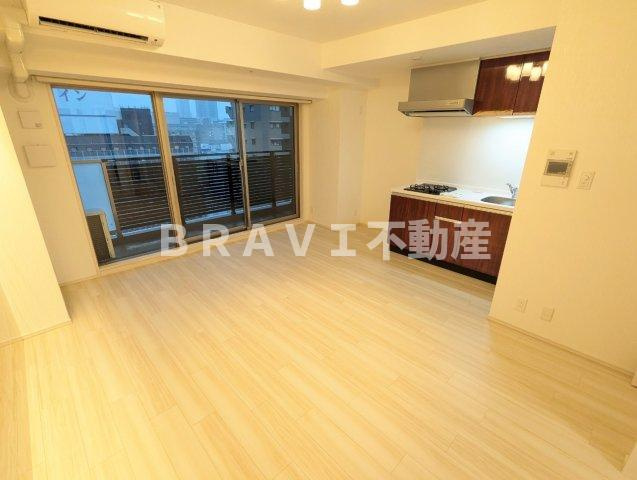 Vinoプレジオ本町の居間・リビング|【Vinoプレジオ本町】こちらの居間で趣味の時間をお楽しみください