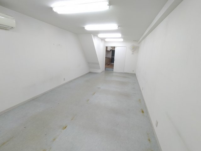 林寺４丁目中古テラスの内装|１階店舗部分です。