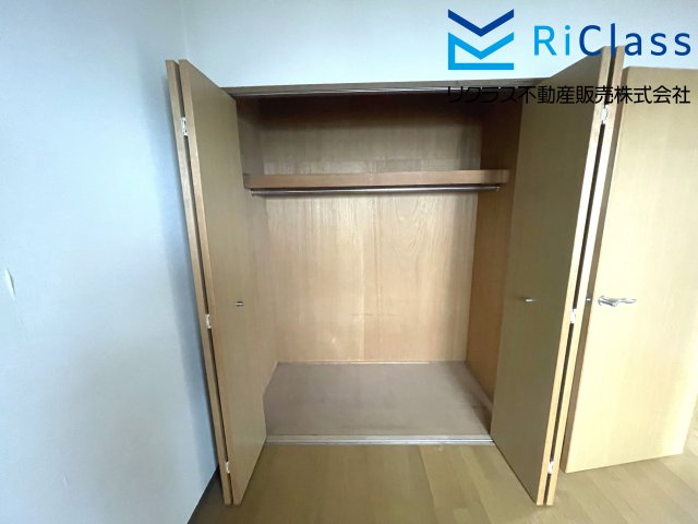 カサベラ鷹取・南館の洋室|クローゼットあります
