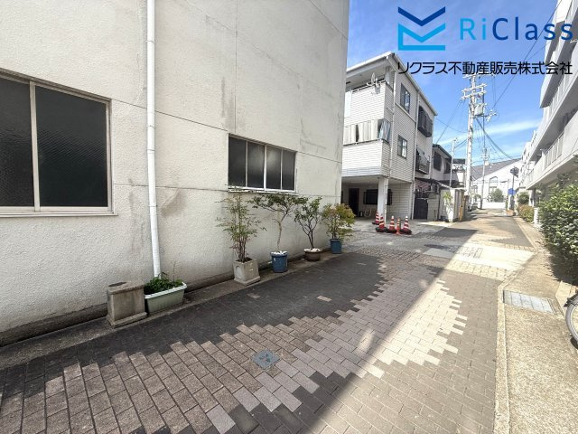 カサベラ鷹取・南館の周辺|マンション前の道路です