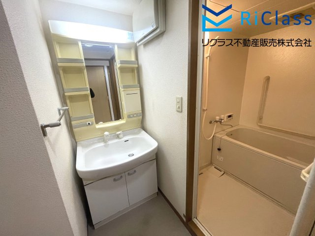 カサベラ鷹取・南館の独立洗面台|使いやすい独立洗面台です