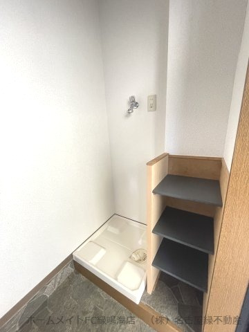 アクセスコートIIの玄関