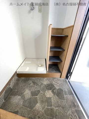 アクセスコートIIの玄関