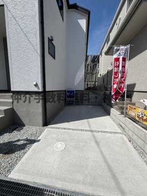 【駐車場】 | 神戸市須磨区横尾2丁目　新築戸建　仲介手数料無料！ | 駐車場に車を止められます