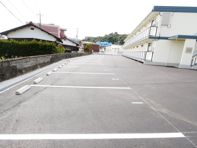ドゥイエ桜畠駐車場