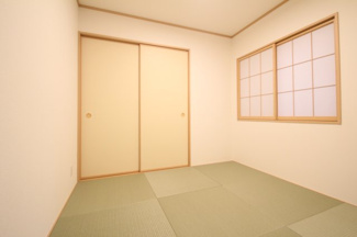 【和室】 | 府所本町中古住宅 | １Fにある続き和室です