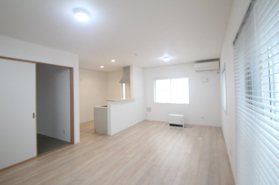 【居間・リビング】 | 府所本町中古住宅 | 16.5帖⇔一家団欒に十分のスペースです♪