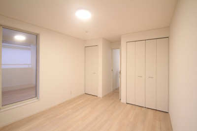 【寝室】 | 府所本町中古住宅 | ２F南東の洋室です