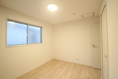 【子供部屋】 | 府所本町中古住宅 | ２F南西の洋室です