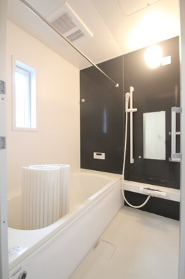 【浴室】 | 府所本町中古住宅 | 浴室乾燥機・追い焚き付きの一坪バス