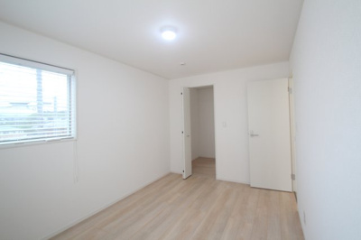 【収納】 | 府所本町中古住宅 | 奥にウォークインクローゼットがあります