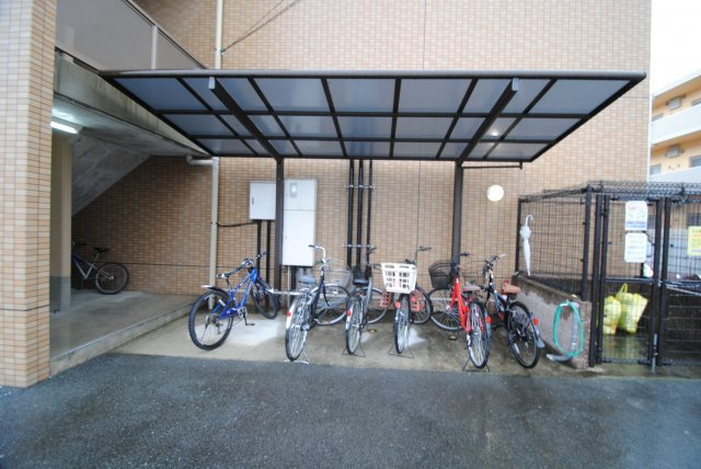 ルネス荒木一番館のその他共用部分|駐輪場があります。