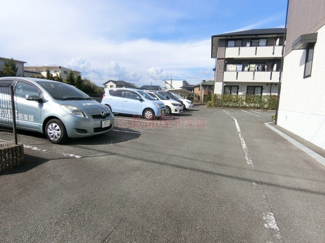 ハイカムール山本　Bの駐車場|駐車スペースもあります