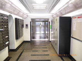 【エントランス】 | 開放感ある綺麗なエントランス。