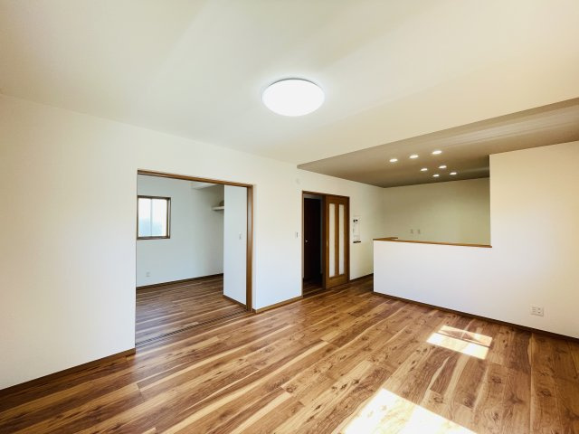 【居間・リビング】 | 深谷市荒川第１期　ワイウッドコート　新築戸建　全7区画　3号棟