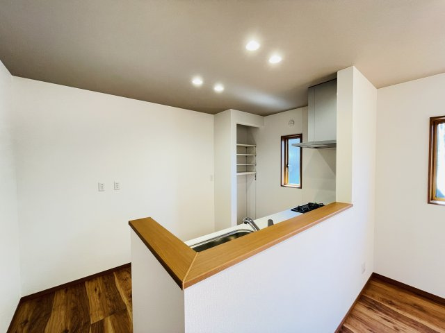 【キッチン】 | 深谷市荒川第１期　ワイウッドコート　新築戸建　全7区画　3号棟