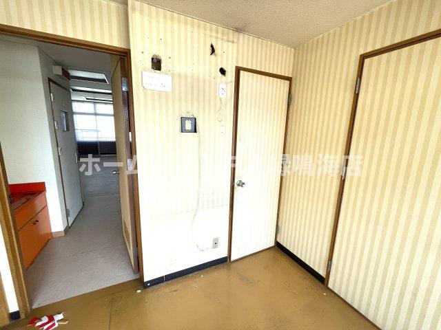 辻町住宅併用店舗の内装